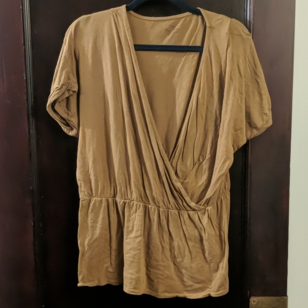 V-wrap style olive top